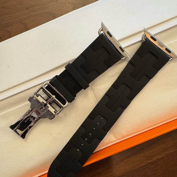 Hermès Black Apple Watch Band 46mm main image 4